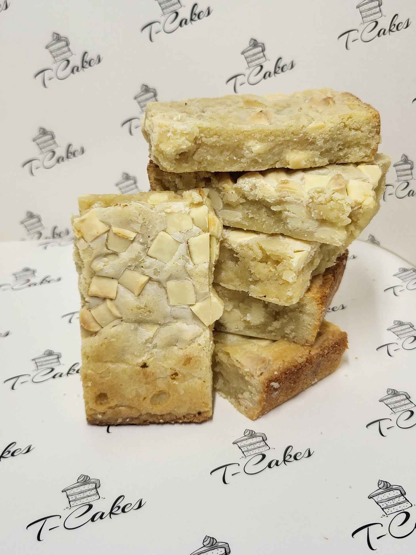 White chocolate Blondie Slice